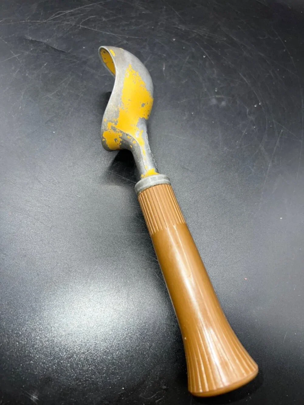 Vintage Bonny Prod Co Yellow Ice Cream Scoop Brown Handle Retro Kitchen  USA